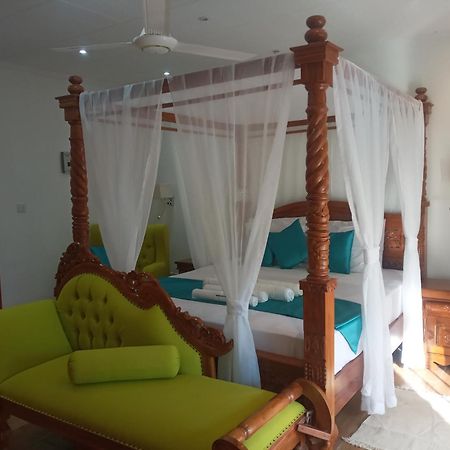 Benjamine'S Guesthouse La Digue Luaran gambar
