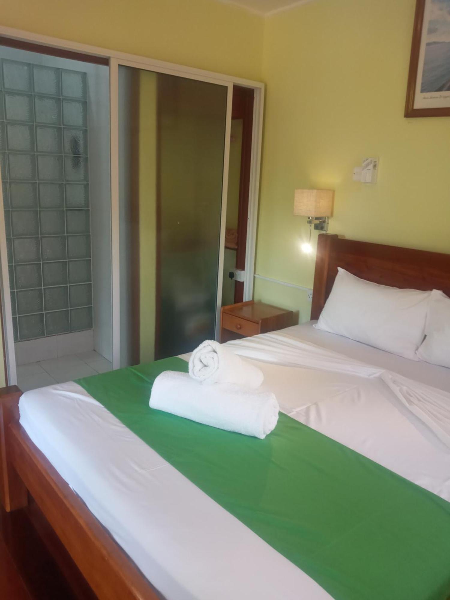 Benjamine'S Guesthouse La Digue Luaran gambar